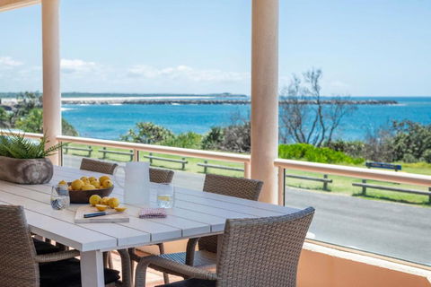 Sandrift One - Oceanstays - New Castle Tourism 0