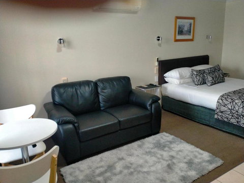 Sandstock Motor Inn Armidale - New Castle Tourism 1