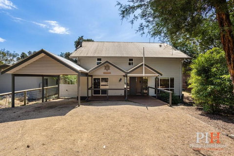 Sandy Bay Getaway W Spa 4 Bdr - New Castle Tourism 3