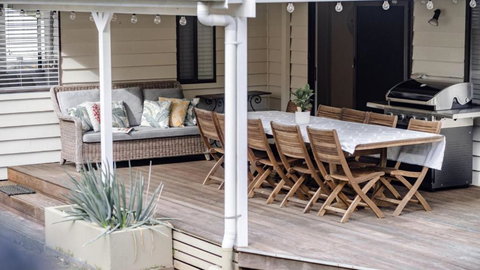 Sandy Cottage - Newcastle Accommodation 3