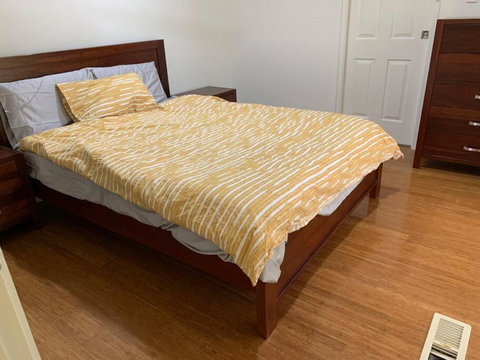 Serene 4-bedroom House In Melbourne East - New Castle Tourism 1