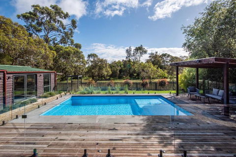 Somers Pool Park And Beach Retreat - Newcastle Accommodation 2