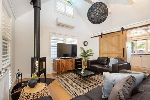 Somers Pool Park And Beach Retreat - Newcastle Accommodation 1