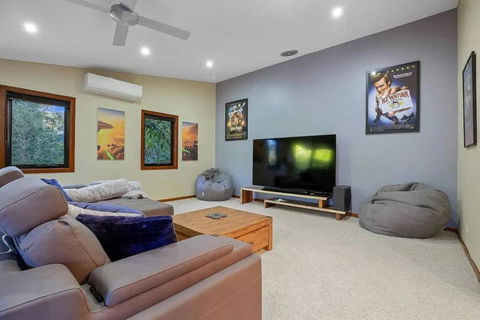 Summer Is Here! Enjoy Exclusive Access For 9, Pool, Media Room, Acreage Estate In Magical Sunshine Coast - Newcastle Accommodation 0