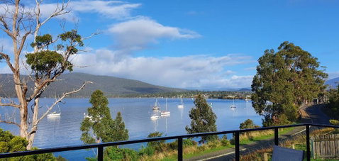The Beach House- Private Jacuzzi And Wood Fire! - Newcastle Accommodation 3