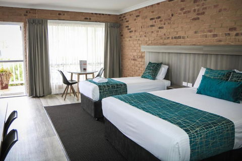 The Club Motor Inn Chinchilla - New Castle Tourism 0