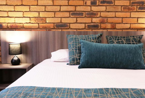 The Club Motor Inn Chinchilla - New Castle Tourism 1