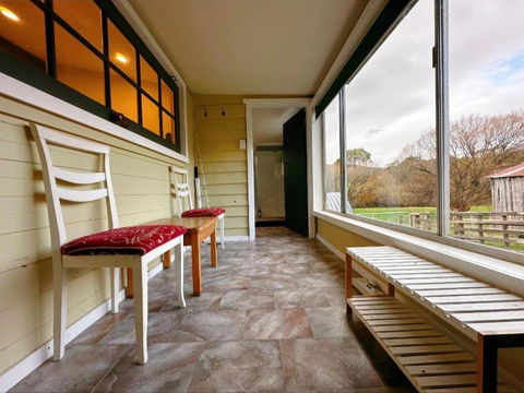 The Bushmill Cottage - Newcastle Accommodation 2