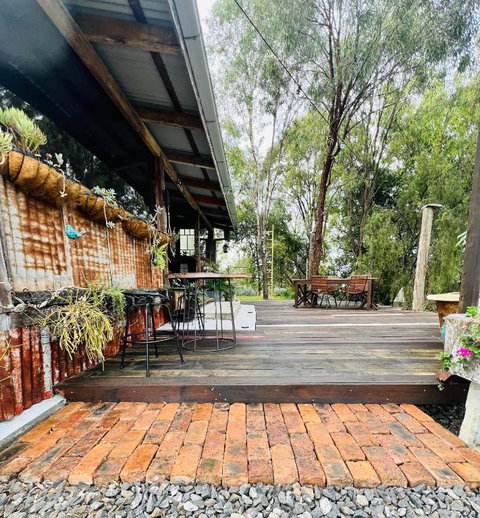 The Cabin, Ghost Gum Gully - Newcastle Accommodation 2