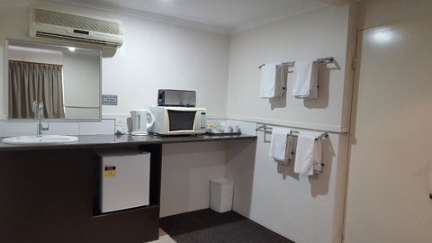The Commercial Hotel Motel - New Castle Tourism 2