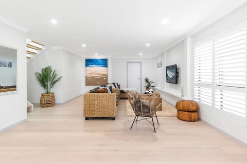 Beachside Bliss - Newcastle Accommodation 3