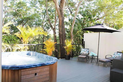 Beachside Bliss - Newcastle Accommodation 2