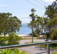 Beachside Haven - Your Perfect Oasis Home - Newcastle Accommodation