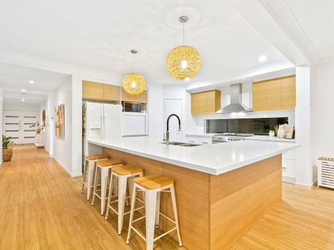 Beachside Holiday Escape - Newcastle Accommodation 3