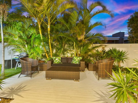 Beachside Holiday Escape - Newcastle Accommodation 1
