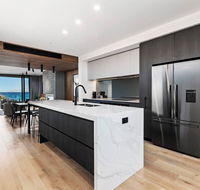 Beachside Lane - On the beach water views - Newcastle Accommodation