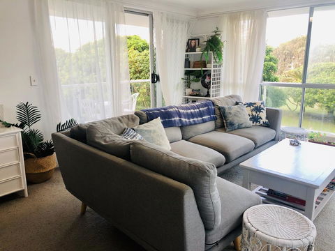 Beachy, Bright, And The Best Location On The GC! - Newcastle Accommodation 3