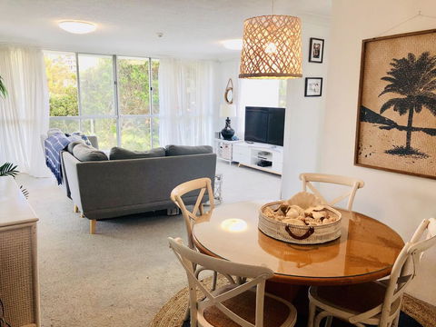 Beachy, Bright, And The Best Location On The GC! - Newcastle Accommodation 0
