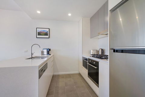 Beau Monde Apartments Newcastle - The Herald - New Castle Tourism 1