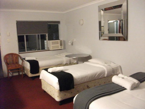 Beerwah Glasshouse Motel - Newcastle Accommodation 3