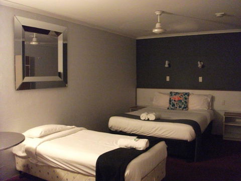 Beerwah Glasshouse Motel - Newcastle Accommodation 1