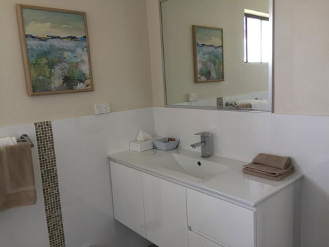 Bega Village Motor Inn - New Castle Tourism 3