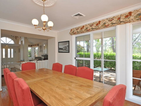 Beggars Bridge Vineyard Homestead W/ Pool + Wifi + Tennis + Vineyard - Newcastle Accommodation 1