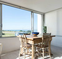 Best beachside location in Clovelly with Parking - Newcastle Accommodation
