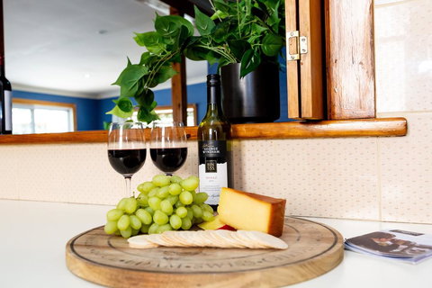 Best Central House - SLEEPS 11 !! - Newcastle Accommodation 3