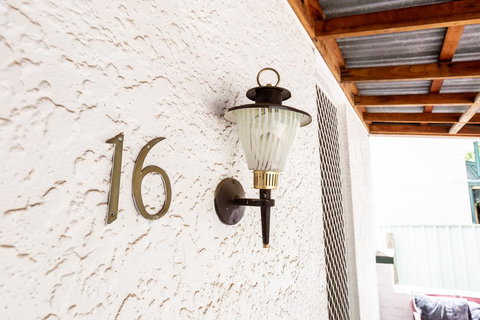 Best Central House - SLEEPS 11 !! - Newcastle Accommodation 1