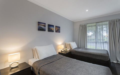 Best Western Colonial Village Motel - New Castle Tourism 2
