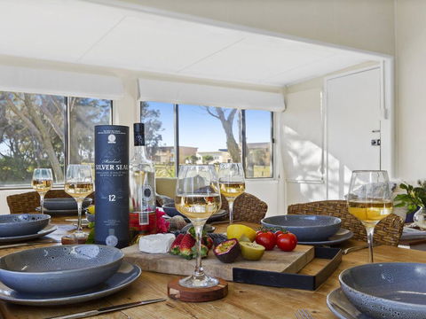 Between 2 Beaches - Comfortable Private Sanctuary - New Castle Tourism 3