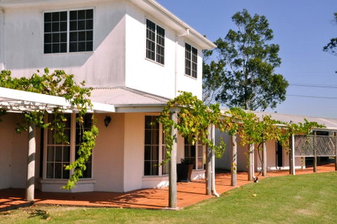 Bimbadgen - Newcastle Accommodation 1