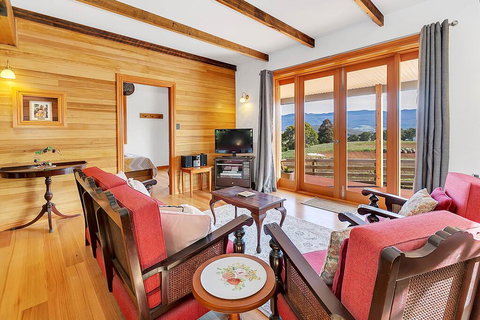 Blackwood Park Cottages Mole Creek - Newcastle Accommodation 3