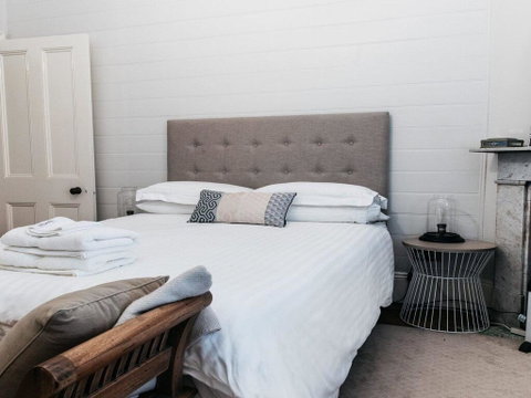 Blake House - Iconic Coastal Homestead - Newcastle Accommodation 2