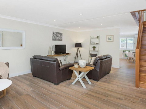Blake Loft On Manning - 500 Metres To Two Beaches - Newcastle Accommodation 3