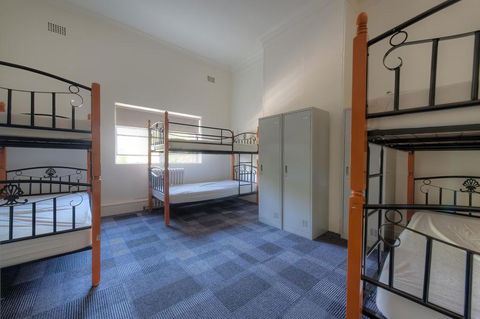 Blue Mountains Backpacker Hostel - New Castle Tourism 1