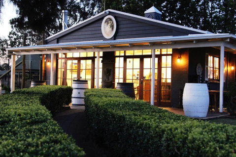 Blueberry Hill Vineyard Villa - Newcastle Accommodation 1