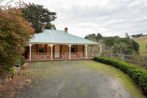 The Retreat In Basket Range - Newcastle Accommodation 0