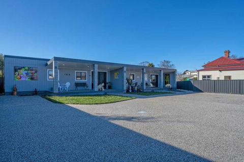 Zoo Villas : Villa Zebra - Central Wynyard - New Castle Tourism 2