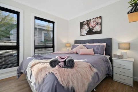 Zoo Villas : Villa Zebra - Central Wynyard - New Castle Tourism 3