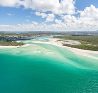 Deluxe Seaplane Tour Noosa to Glasshouse Adventure for 2 with Photobook - Newcastle Accommodation