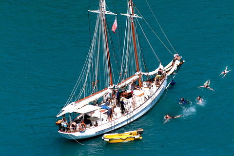Whitehaven Beach Sailing And Snorkeling Cruise - Newcastle Accommodation 3
