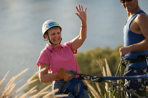 Abseiling The Kangaroo Point Cliffs In Brisbane - Newcastle Accommodation 2