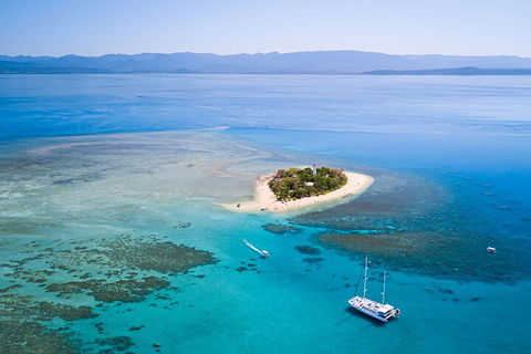 Ultimate 3-Day Great Barrier Reef Cruise Pass - New Castle Tourism 2