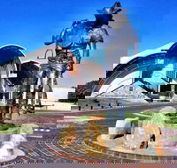 8-Day Outback Experience from Queensland - Newcastle Accommodation