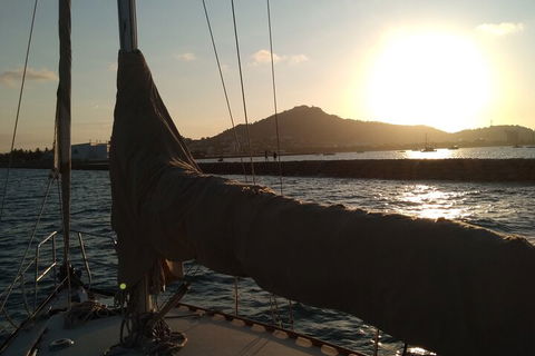 Townsville Small Group Sunset Sail Sailing Cruise Boat Tour Charter Hire - Newcastle Accommodation 2