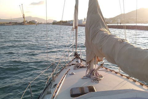 Townsville Small Group Early Morning Sailing Cruise Boat Tour Charter Hire - Newcastle Accommodation 1