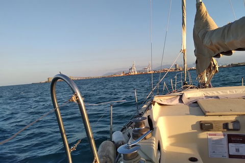 Townsville Small Group Early Morning Sailing Cruise Boat Tour Charter Hire - Newcastle Accommodation 2