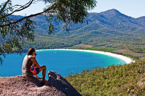 4-Day Fabulous Tasmania Tour: Wineglass Bay, Port Arthur, Devils & Bruny Island - New Castle Tourism 2